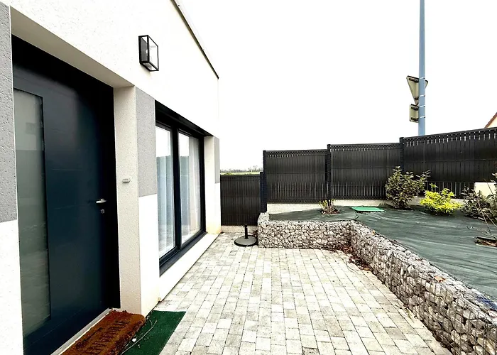 度假居 Maison A 100m De La *